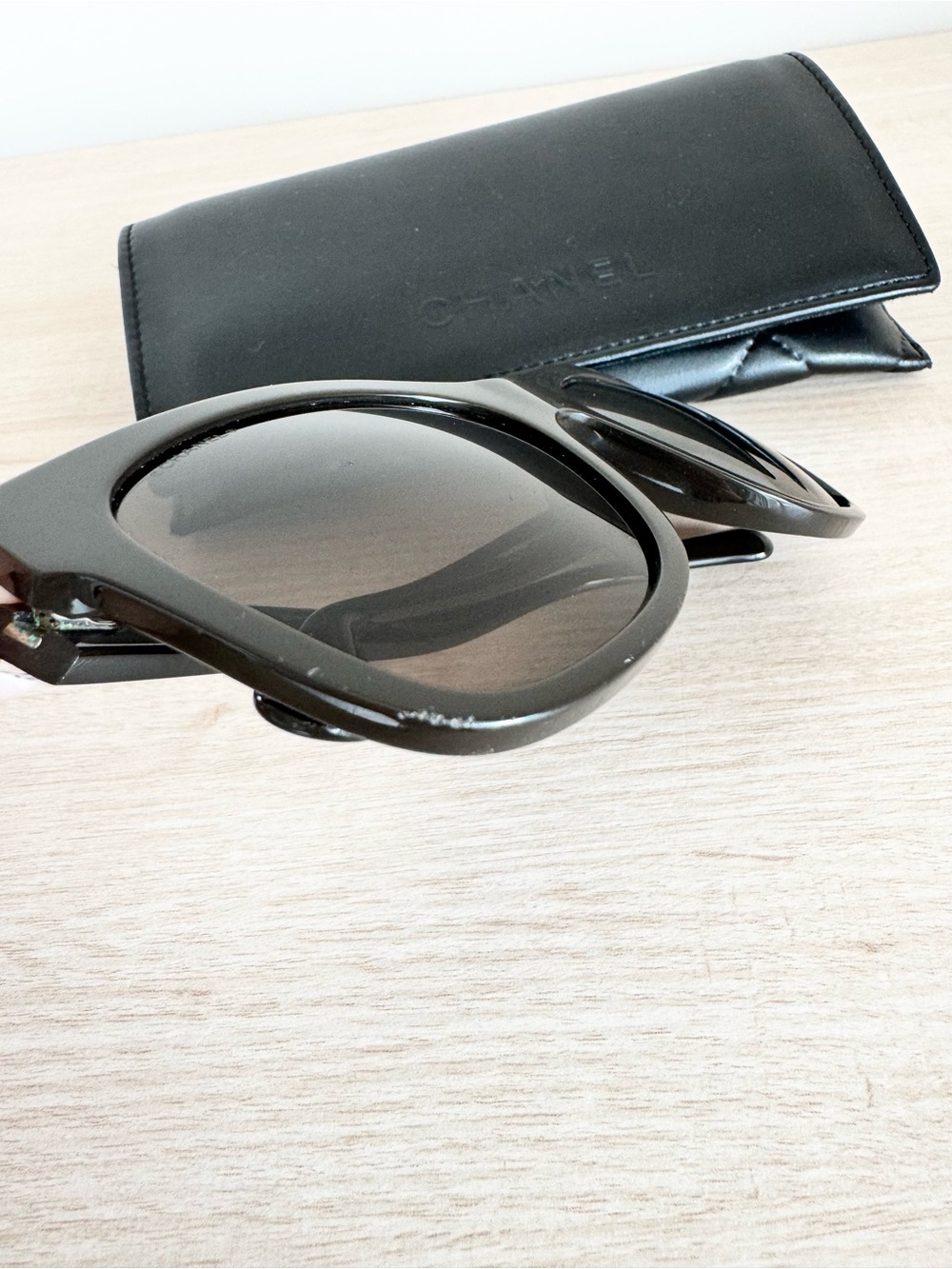Chanel CC Square Sunglasses - Picture 5 of 7